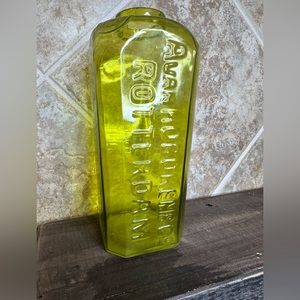 Avan Hoboken & Co. Large 9" Yellow/Greenish Glass Bottle Vase